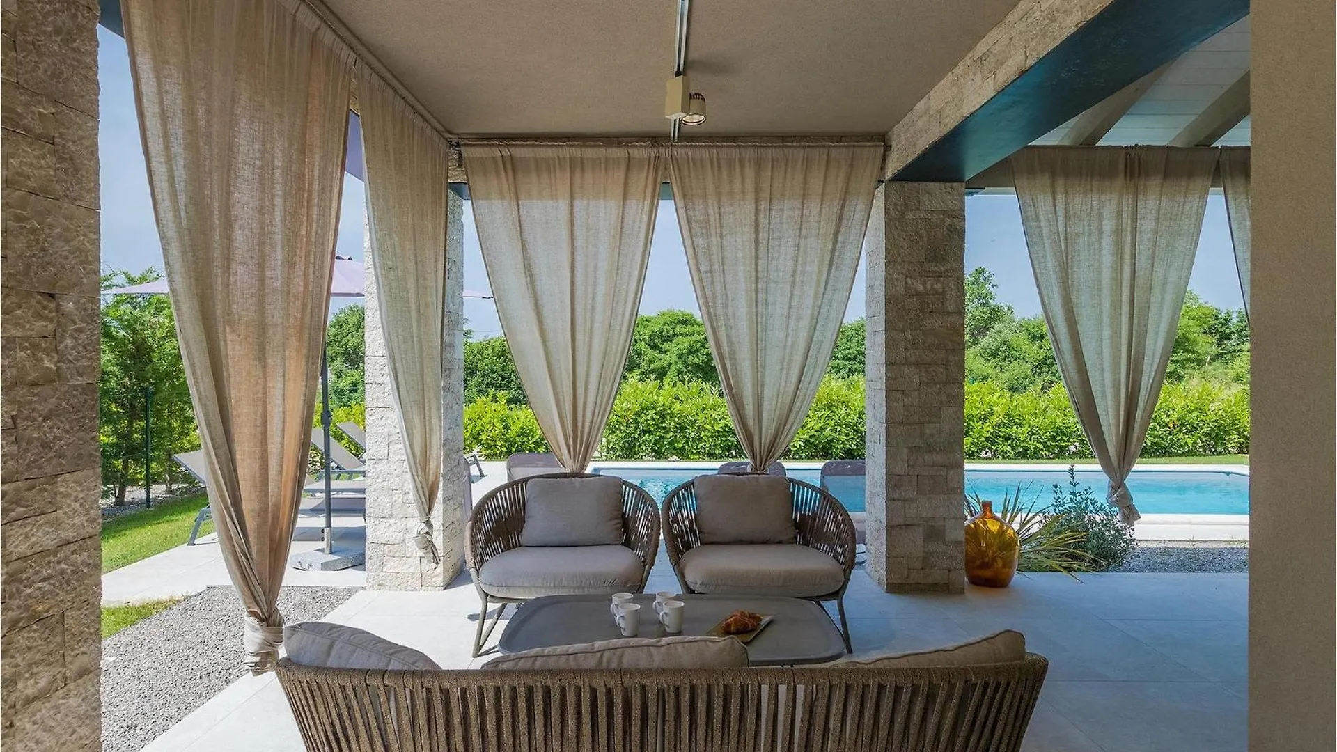 Villa Calma Sivati 0*,
