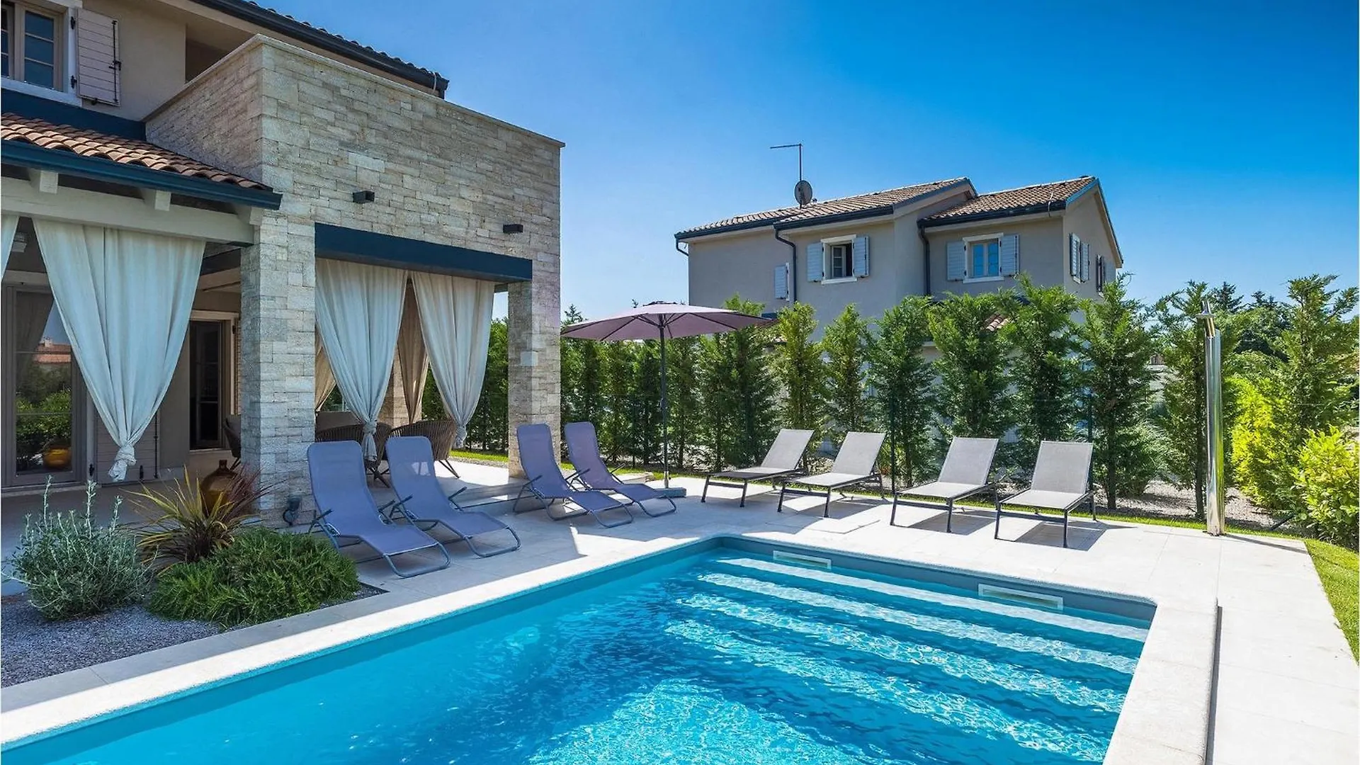 Villa Calma Sivati 0*,  Croatia